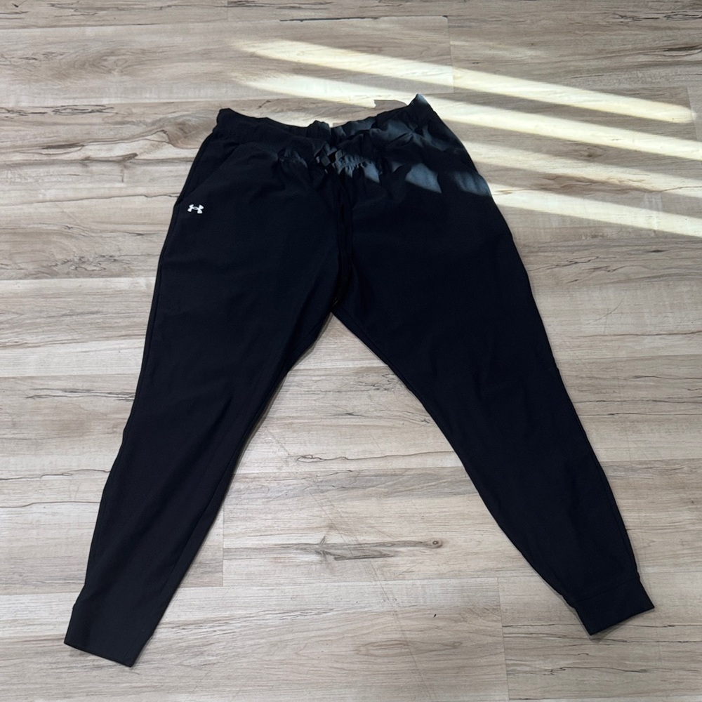 Womens Under Armous Joggers sz. L